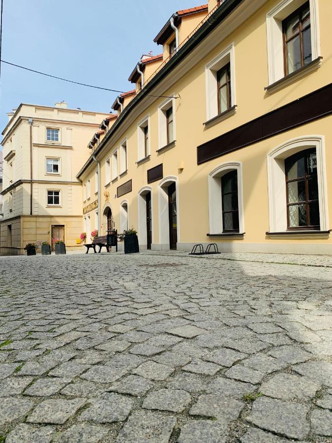 Apartament Pietrowy W Centrum Klodzka Z Darmowym Parkingiem Клодзко Екстериор снимка